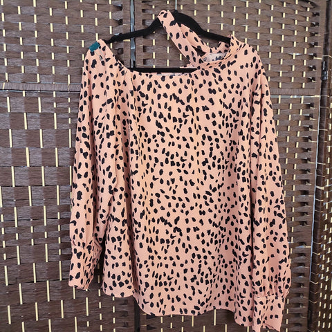 02.05.24 SheinCurve 2XL TanBlk OffShoulder Blouse NEW