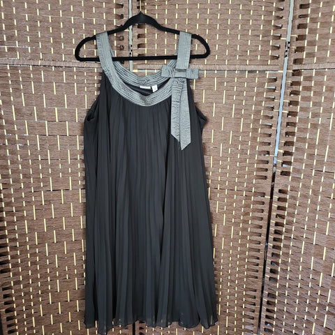 03.12.24 Cato (24) Black Pleated GreySilv Trim