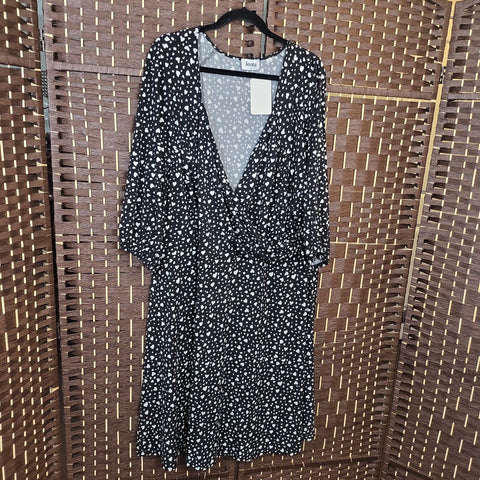 04.09.24 Leota (3X) Blk Wht Hearts  Dress NEW