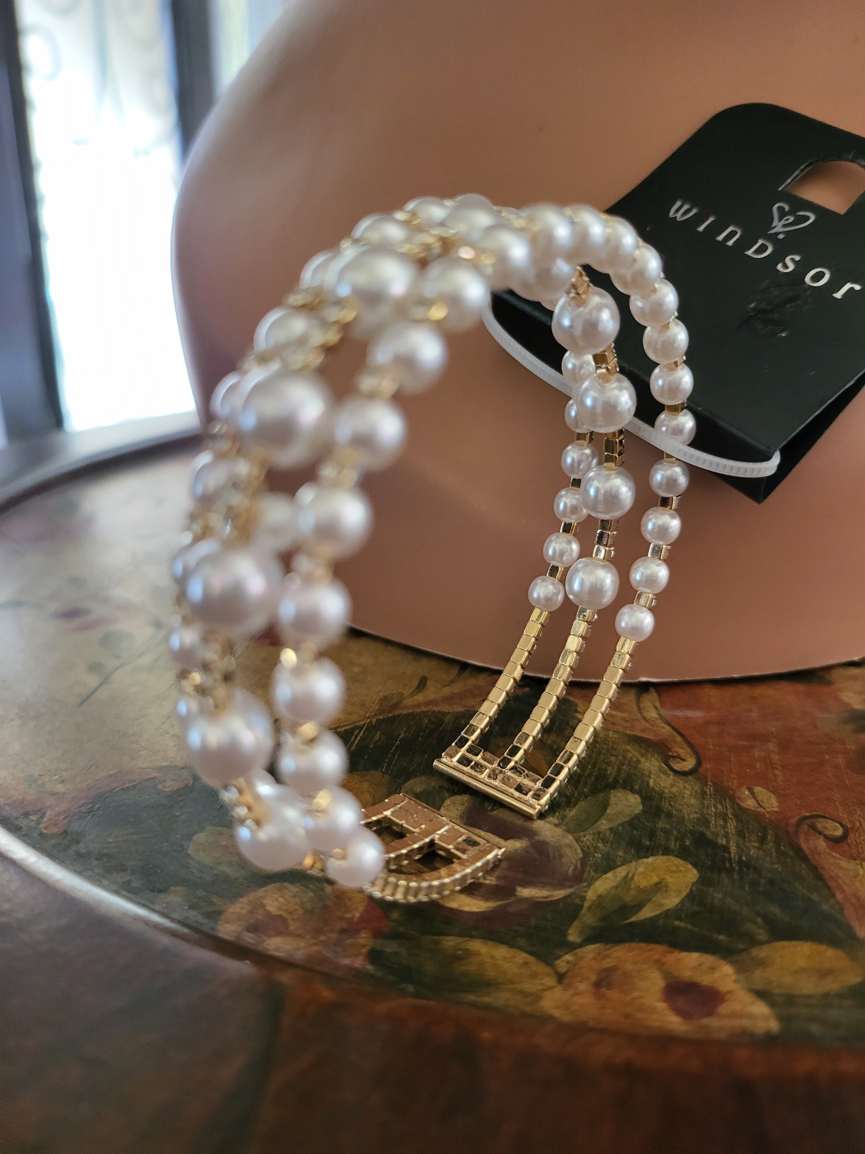 09.17.24 Winsor Pearl and Gold Bracelet NEW