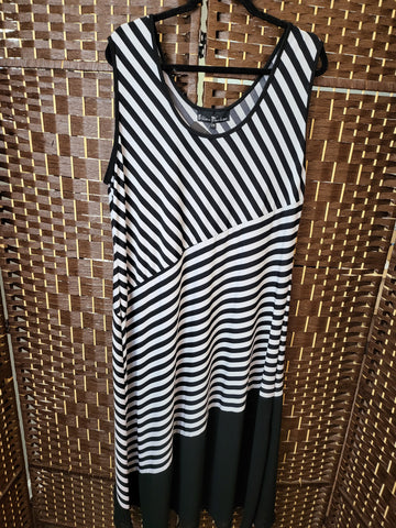 04.29.25 EllenParker (2X) BlkWht Diag Stripe Sheer Bottom Dress