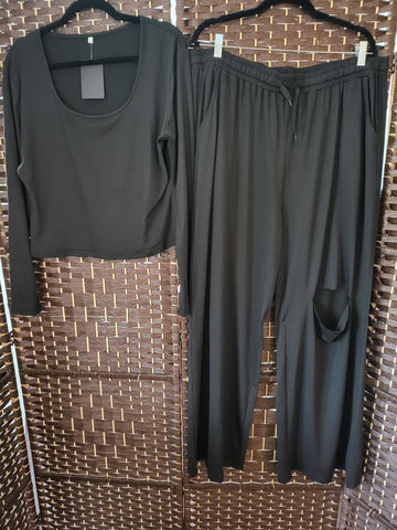 04.30.25 DD (3XL) 2pc Black Top/Wide Leg Pants Distress Knee NEW