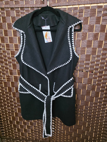 10.08.25 PrettyGarden (L) Blk Wht Stiching Border Belter Vest NEW