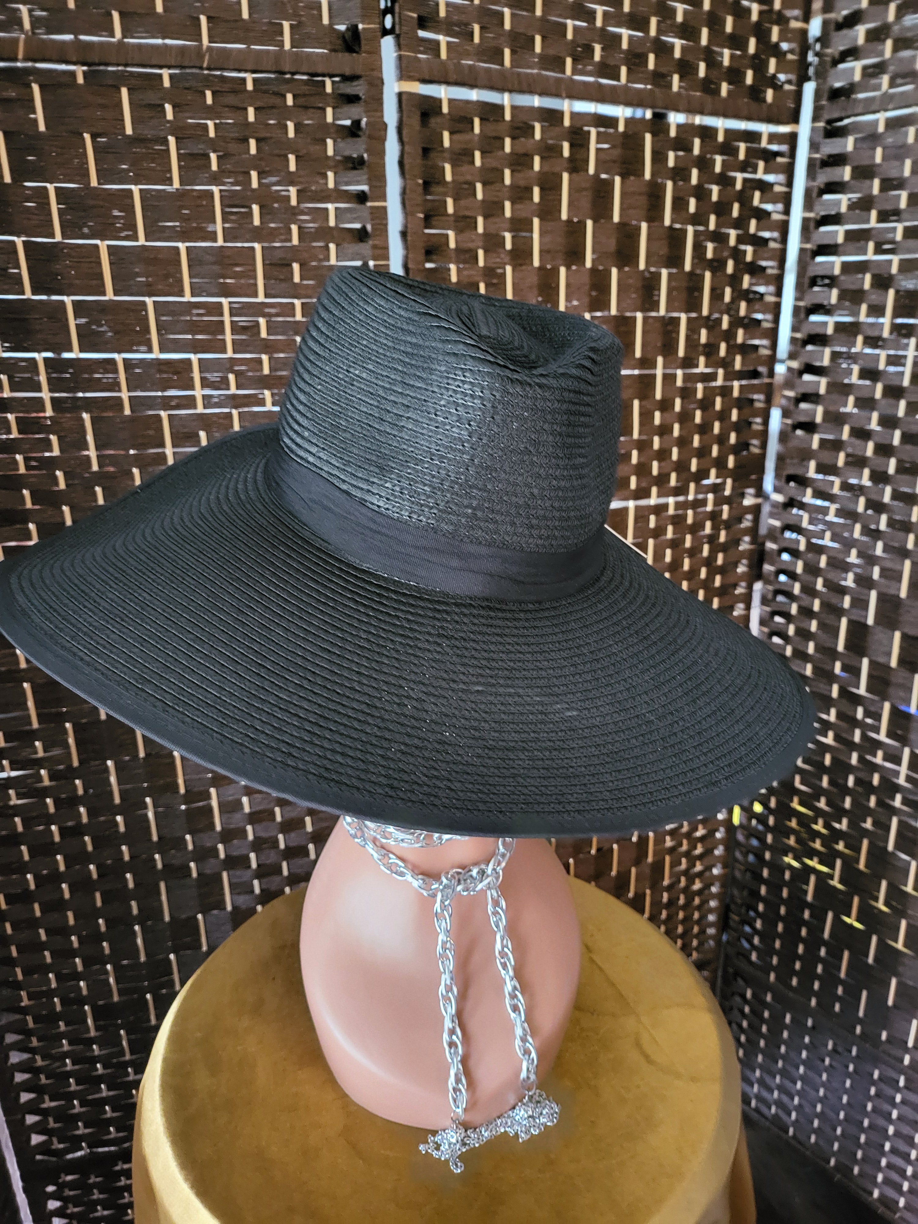 05.13.25 YT Straw Hat (Lrg Brim) Black NEW