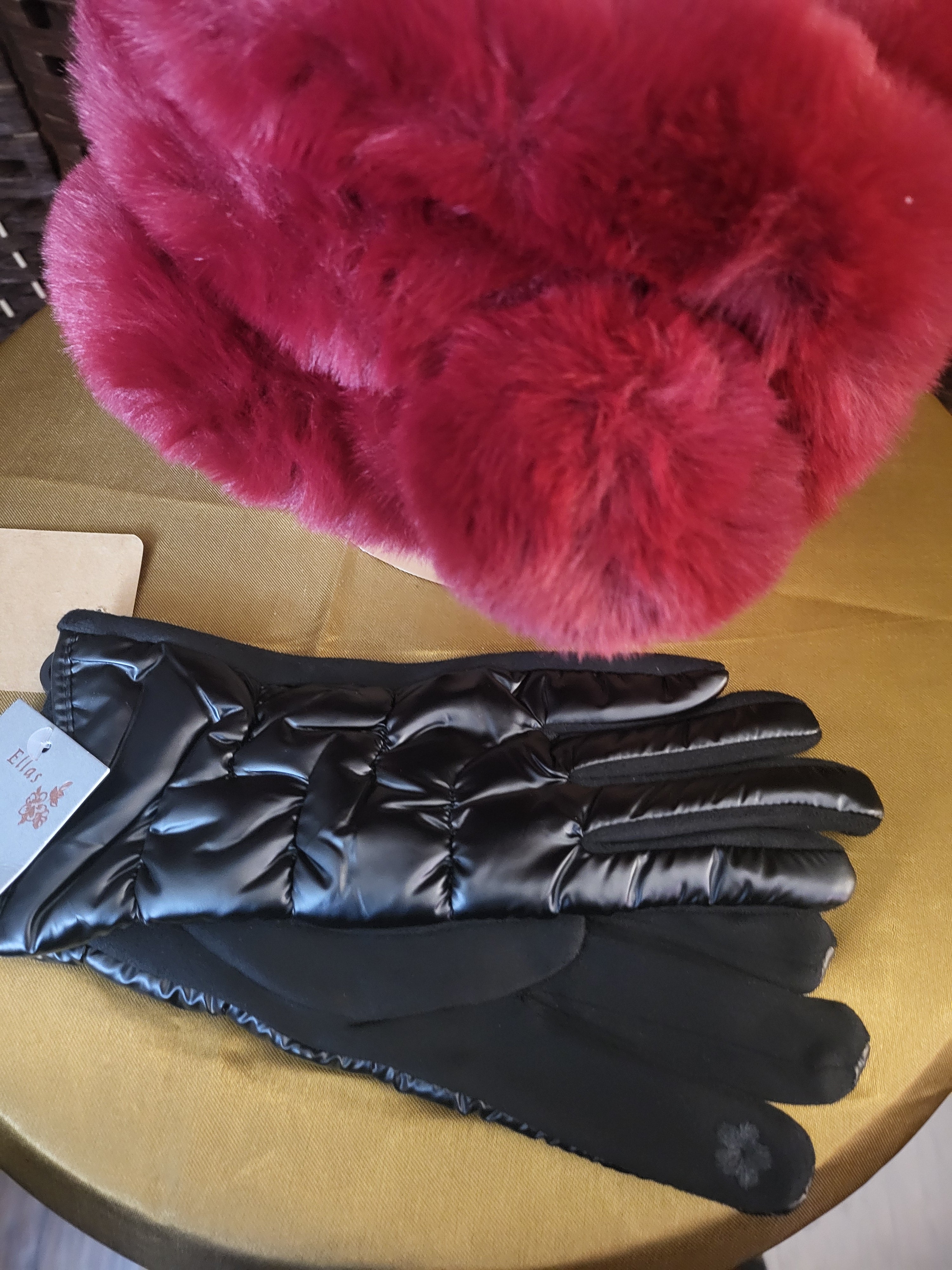 11.24.24 Ella TouchTech Puff Gloves NEW